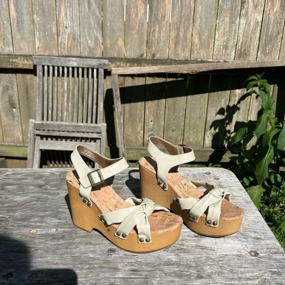 - Korks Women's Dawson Wedge Platform Sandals Off‎ White Size 9